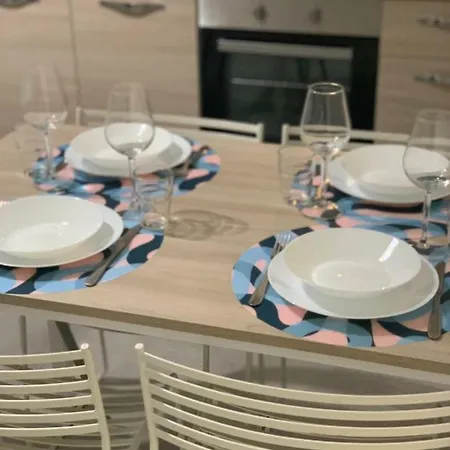 Aus Holiday 펜션 카타니아