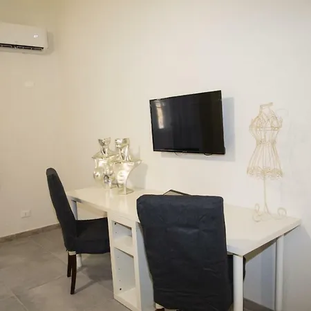 Aus Holiday 카타니아