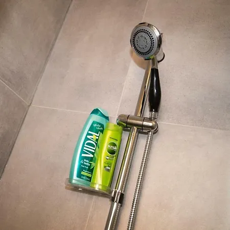 Aus Holiday 펜션 카타니아